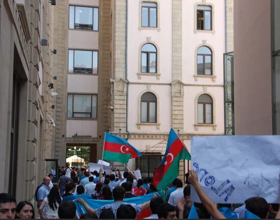 Rəsmi Bakıdan Britaniyaya ÇAĞIRIŞ