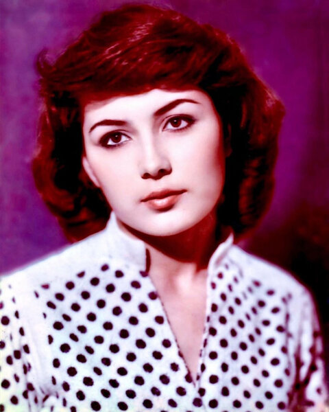 Nailə İslamzadənin 39 İL ƏVVƏLKİ TƏLƏBƏLİK FOTOsu