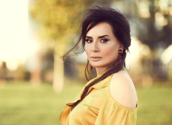 Nailə İslamzadənin 39 İL ƏVVƏLKİ TƏLƏBƏLİK FOTOsu