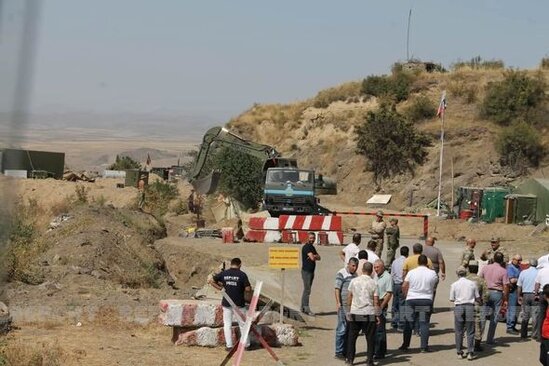 Rusiya sülhməramlılarının Laçın dəhlizindəki postları sökülür - FOTO