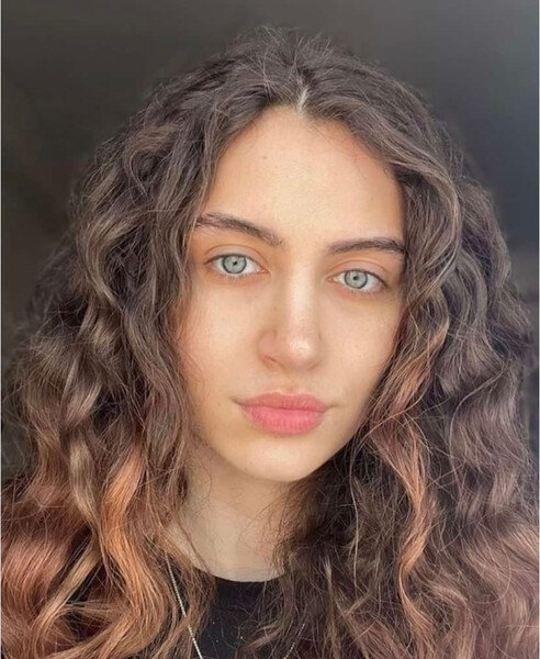 Londonda gözəllik müsabiqəsinə makiyajsız qatılan azərbaycanlı xanım jürini şoka saldı - VİDEO