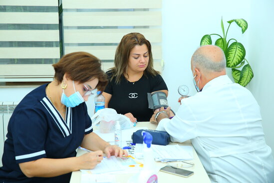 TƏBİB Ağalı kəndinə növbəti mərhələdə köçürülən ailələrin tibbi müayinələrinə başlayıb