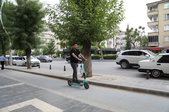 Yolda skuter sürənlər cərimələnə bilərmi? - AÇIQLAMA