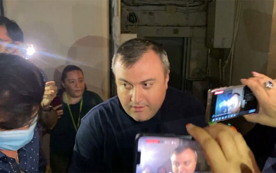 Elçin Sadıqov Baş Prokurorluğa belə aparıldı - VİDEO