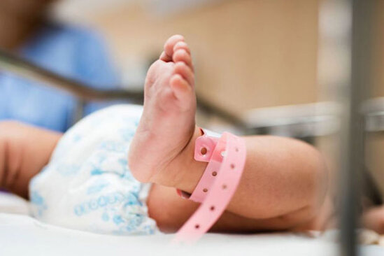 Yeni doğulan əkizlərdən biri altı gün sonra öldü - YENİLƏNİB