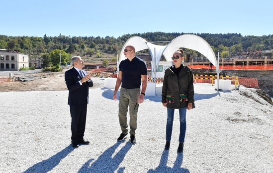 Prezidentlə xanımı Şuşadakı obyektlərdə işlərin gedişi ilə tanış oldular - Fotolar