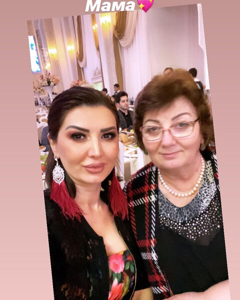 Azərbaycanlı aparıcı müəllim anasını belə təbrik etdi - FOTO/VİDEO