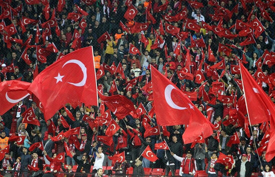 Türk azarkeşlər Ermənistan millisinin paylaşımına Azərbaycanla bağlı şərhlərlə cavab verdi - FOTOLAR