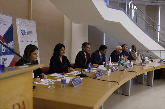 Telejurnalistlər üçün "Audiovizual media mühitində universal jurnalist" mövzusunda təlimlərə başlanılıb