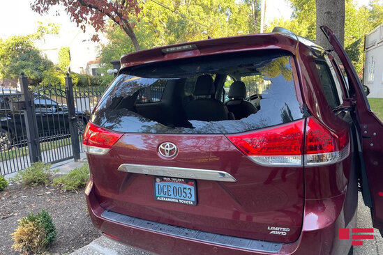 Azərbaycanın ABŞ-dakı səfirliyinin atəşə tutulan xidməti avtomobilinin GÖRÜNTÜLƏRİ