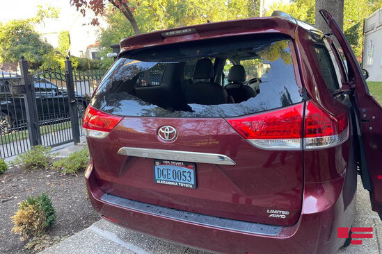 Azərbaycanın ABŞ-dakı səfirliyinin atəşə tutulan xidməti avtomobilinin GÖRÜNTÜLƏRİ