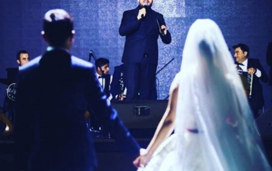 Azərbaycanda müğənni toyda döyülüb