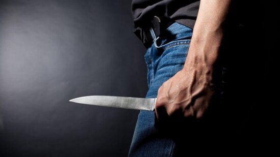 Bakıda əqli geriliyi olan şəxs polis əməkdaşlarına xəsarət yetirib