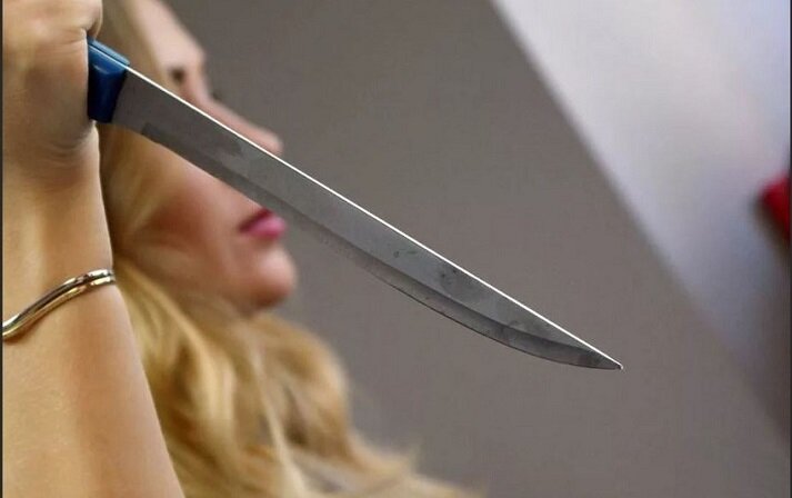 Gədəbəydə ərini bıçaqlamaqda şübhəli bilinən qadın saxlanıldı