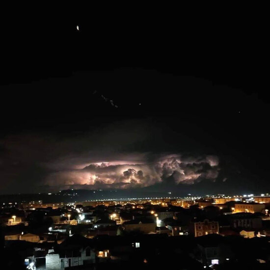 Bakı səmasında bu görüntü hamının marağına SƏBƏB OLDU - FOTO/VİDEO