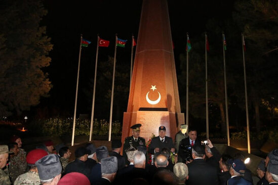 Zəfər Günü ərəfəsində türkiyəli qazilər Bakıya səfər edib - FOTO