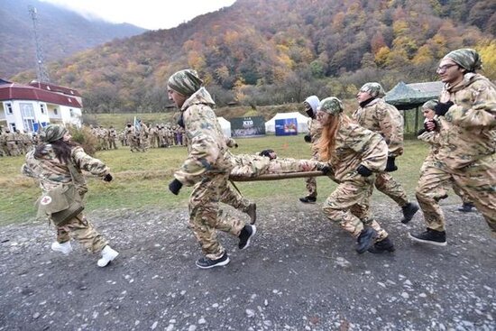 Zəfər Gününə həsr olunmuş "Xüsusi Təyinatlı Gənclik" hərbi-vətənpərvərlik düşərgəsi başa çatıb - FOTO