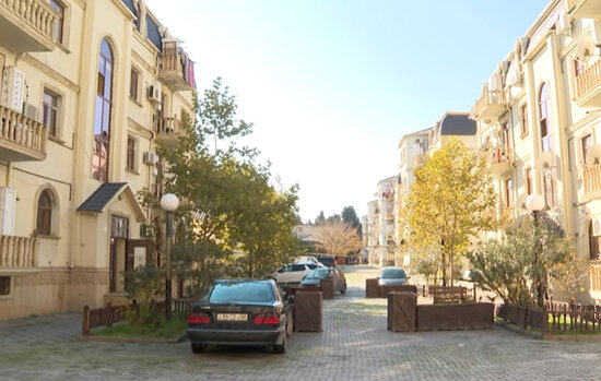 28 yaşlı qadın evinin qarşısında qətlə yetirildi - VİDEO