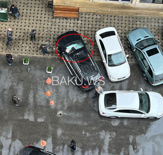 Bakıda gənc oğlan 15-ci mərtəbədən maşının üstünə düşdü - VİDEO