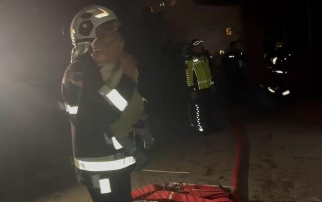 Yanğından çıxarılan körpə... - Son vəziyyət+Fotolar