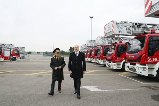 Prezident yeni alınmış xüsusi təyinatlı texnikalarla tanış olub - YENİLƏNİB + FOTO