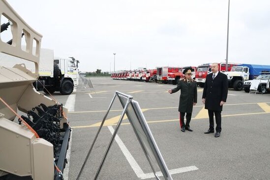 Prezident yeni alınmış xüsusi təyinatlı texnikalarla tanış olub - YENİLƏNİB + FOTO