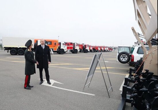 Prezident yeni alınmış xüsusi təyinatlı texnikalarla tanış olub - YENİLƏNİB + FOTO