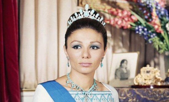 İranda etirazlar: 23 yaşlı gəncin edamı əks effekt verdi, Fərəh Pəhləvi rejimi "qaniçən" adlandırdı