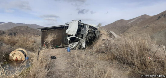 Kəlbəcərdə minaya düşən texnikaların görüntüləri - FOTO