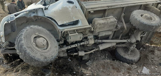 Kəlbəcərdə minaya düşən texnikaların görüntüləri - FOTO