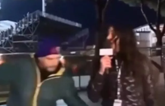 Canlı yayımda müxbirin ombasına toxunan şəxsə 18 ay həbs cəzası verildi- VİDEO