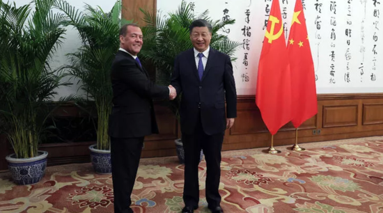 Medvedev Çinə səfər edib