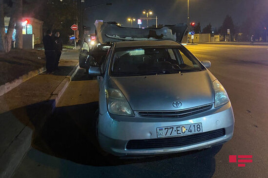 Bakıda iki maşın toqquşdu: Xəsarət alan var - FOTO