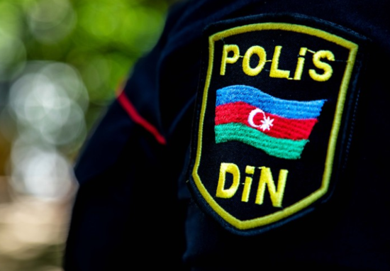 Azərbaycanda YPX avtomobili qəzaya düşdü: Polis xəsarət aldı - FOTO