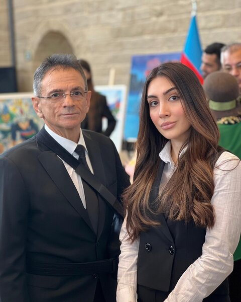 Mədət Quliyev nazirliyin tədbirinə qolusarğılı gəldi - Fotolar