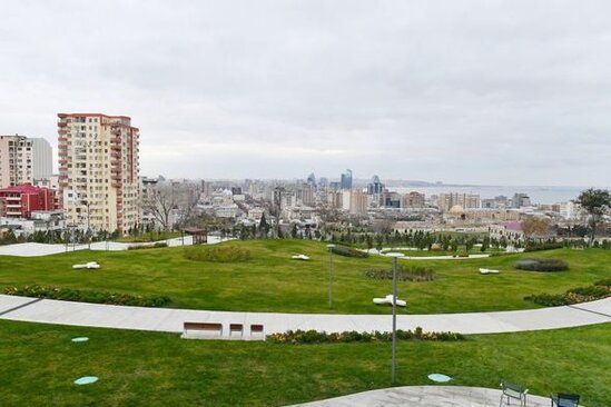 İlham Əliyev Bakıda Mərkəzi Parkın ikinci hissəsinin açılışında iştirak etdi - FOTO