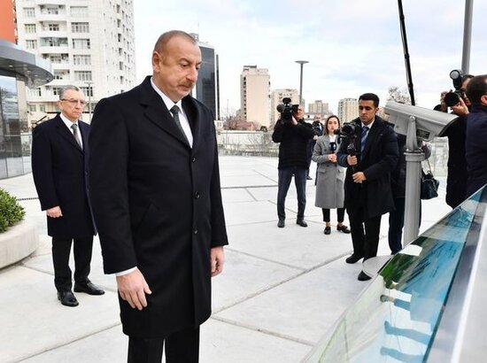 İlham Əliyev Bakıda Mərkəzi Parkın ikinci hissəsinin açılışında iştirak etdi - FOTO