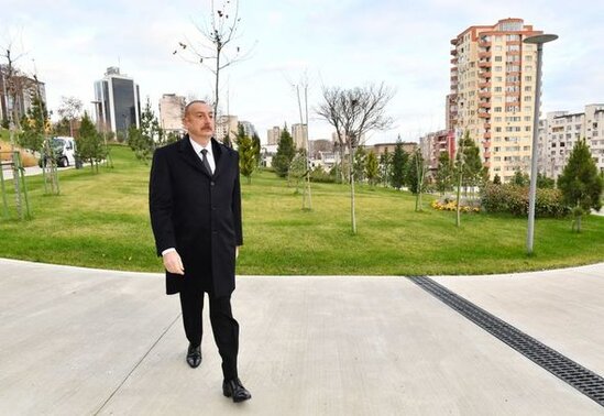 İlham Əliyev Bakıda Mərkəzi Parkın ikinci hissəsinin açılışında iştirak etdi - FOTO