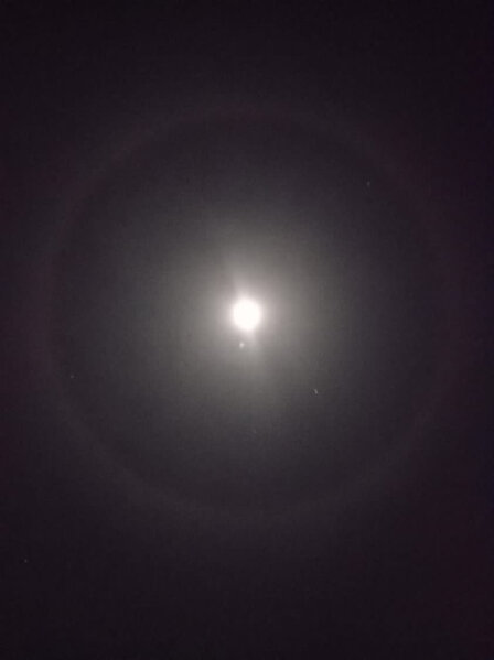 Azərbaycan səmasında Ayın ətrafında nəhəng dairə müşahidə olundu - FOTO