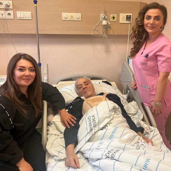 Açıq ürək əməliyyatı olunan Əməkdar artistin XƏSTƏXANADAN FOTOSU