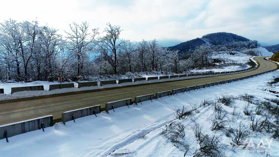 Qarlı "Zəfər Yolu"ndan görüntülər - FOTO/VİDEO