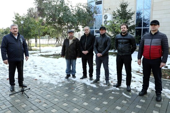 Masallıda keçirilən "Açıq mikrofon" aksiyasında sahibkarlarla yanaşı, sakinlər də müraciətlərini səsləndirdi