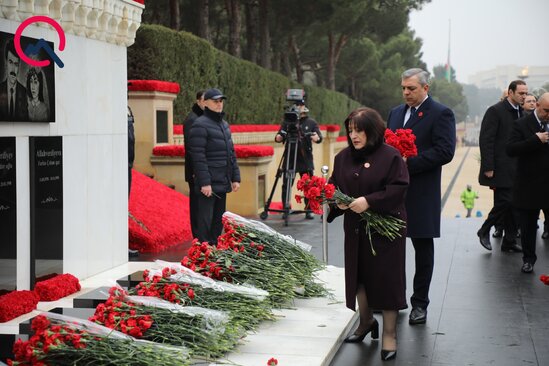 Yüksək vəzifəli məmurlar xiyabanda... - Fotolar