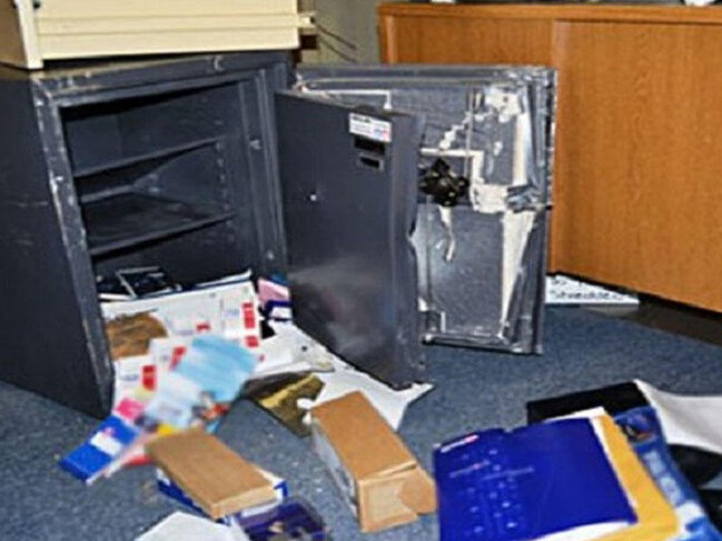 "Duşla seyfi sulayırdım ki, içindəki pullar yanmasın" - Bakıda film kimi hadisə