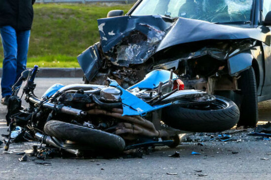 Bakıda motosikletçini avtomobil vurub