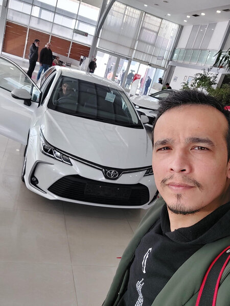 Türkiyəli iş adamı Sərvərə maşın hədiyyə etdi - FOTO