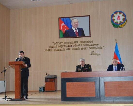 Hərbi hissələrdə şəxsi heyətin hüquqi bilikləri artırılır