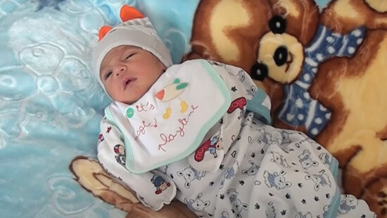 Ağalı kəndinin ilk körpəsi - VİDEO