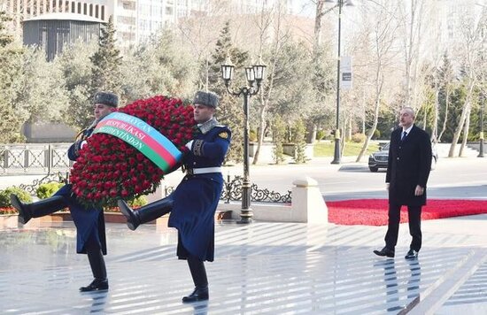 Prezident İlham Əliyev Xocalı soyqırımı abidəsini ziyarət edib - FOTO