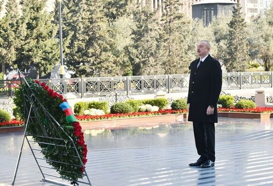 Prezident İlham Əliyev Xocalı soyqırımı abidəsini ziyarət edib - FOTO